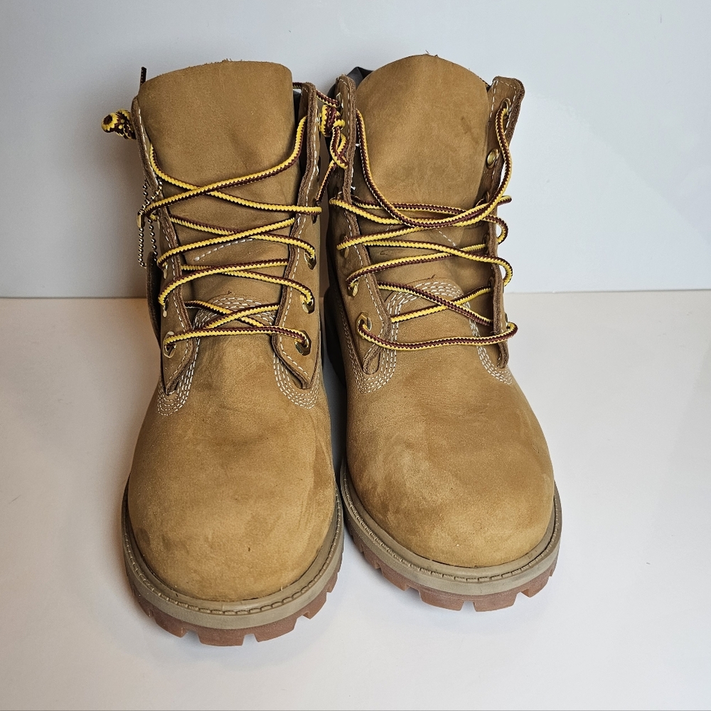 Timberland Premium 6 Inch Waterproof Boots Wheat Nubuck Size 7 Womens Junior 5 - Picture 2 of 10